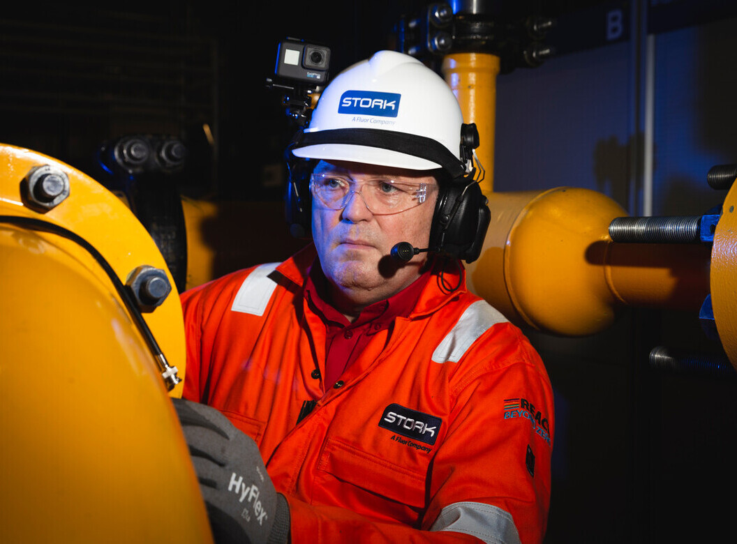 Offshore inspection technician at work. - Stork